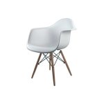 белый пластиковый стул в стиле eames