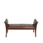 Банкетка  обтянута кожей 68x132x44 см