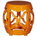Оранжевый деревянный табурет