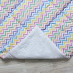 Стеганый игровой коврик Rainbow Zigzag 110х110