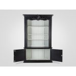 Библиотека из двух частей с открытыми полками