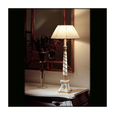 Настольная лампа Casali с абажуром из плотной белой ткани