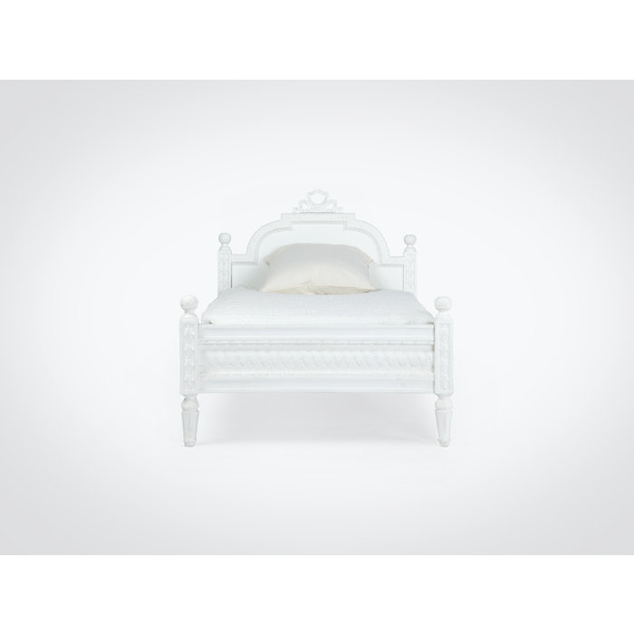 Кровать детская с декорированной резьбой ручной работы 90х200 см фото и цена, купить
