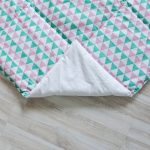 Стеганый игровой коврик Triangles 110х110 см