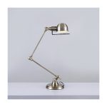 Настольная лампа из металла цвета античная латунь