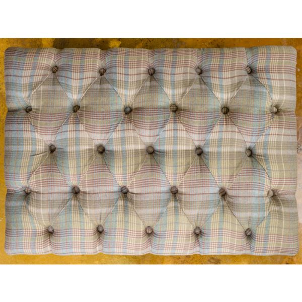 Банкетка  с клетчатой обивкой — изображение 4