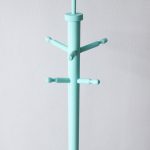 Детская вешалка на ножке бирюзовая — изображение 3