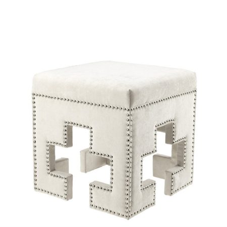 Пуф  обтянут тканью молочного цвета 45х41 см