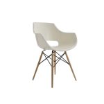 Стул на деревянных ножках белый