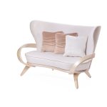 Диван  Apriori S  с изящными подлокотниками из натурального дерева