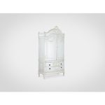 Шкаф с резьбой ручной работы и патиной