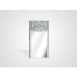 Настенное зеркало в прямоугольной деревянной раме со старением