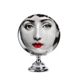 Декоративная тарелка на подставке Dolore Rouge