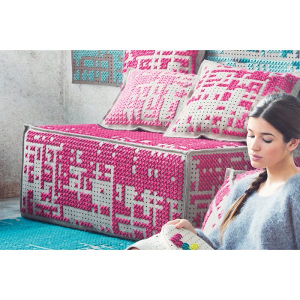 2710product_gallery_photo_335a5c6e-456f-4364-8a84-97dd9a4490e4.jpg Пуфик GAN Abstract с обивкой из 100% шерсти — изображение 1