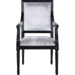 стул с мягкой обивкой  и подлокотниками