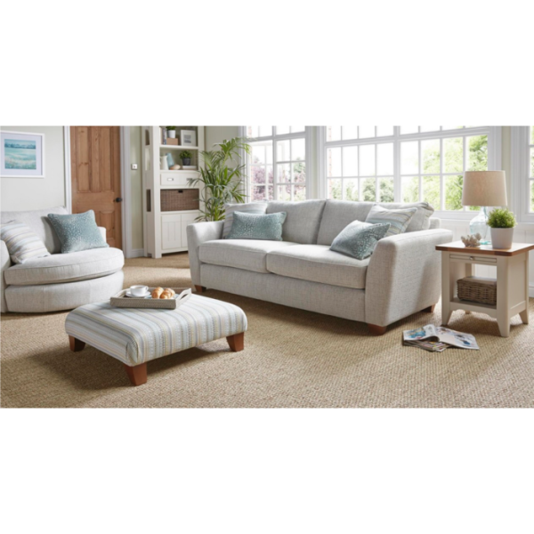 Диван двухместный светлый — изображение 2