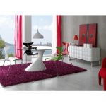 Обеденный стол со стеклянной столешницей