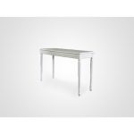 Консоль украшена резьбой ручной работы  