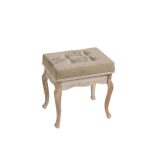 Табурет Narcissus с ножками из натурального дерева