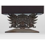 Лампа настольная с резной ножкой из дерева махагони и черным абажуром