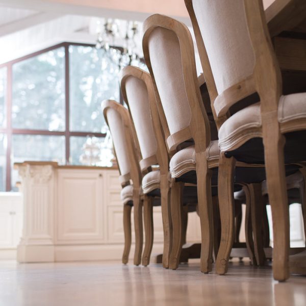 стул с мягкой обивкой — изображение 5