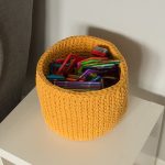Вязаная корзина Горчичная круглая малая