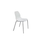 Стул на металлических ножках белый