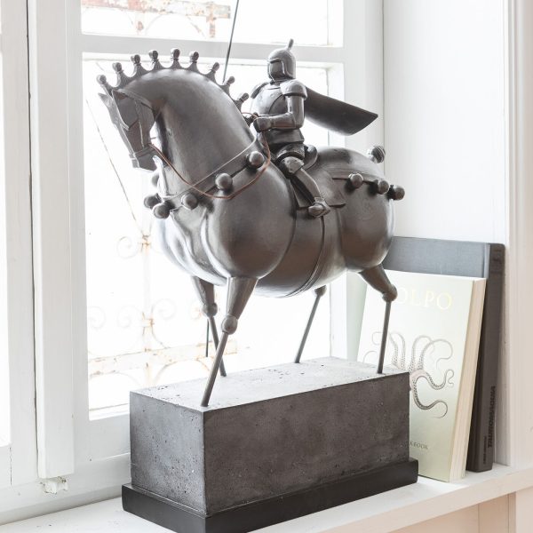 Предмет декоративный Knight, коллекция "Рыцарь" 55*72*21, Полирезин, Сталь, Черный — изображение 4