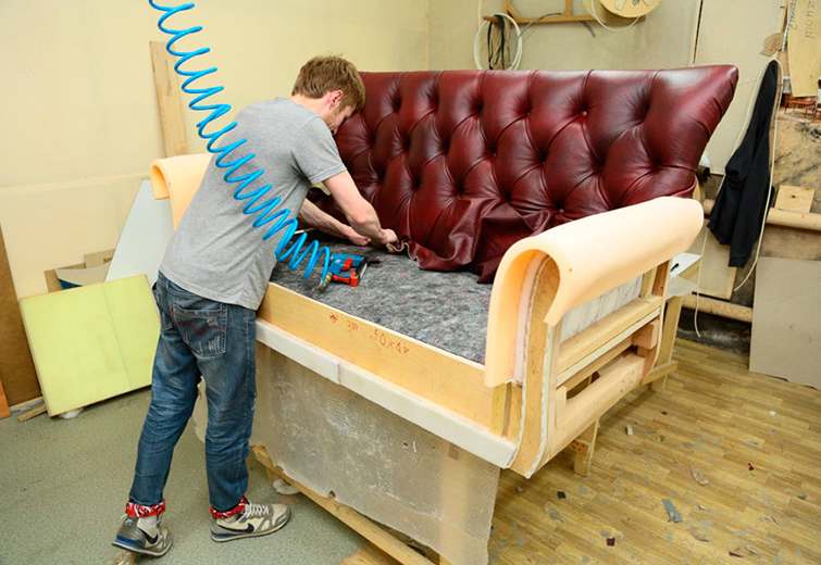 Перетяжка мягкой мебели