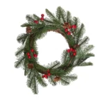 Новогодний венок с ягодами и шишками