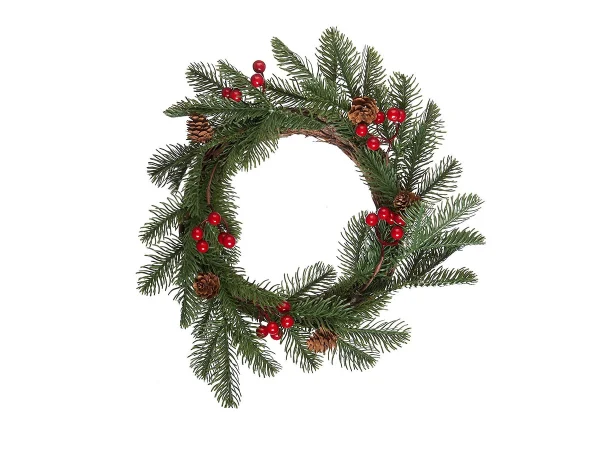 Новогодний венок с ягодами и шишками