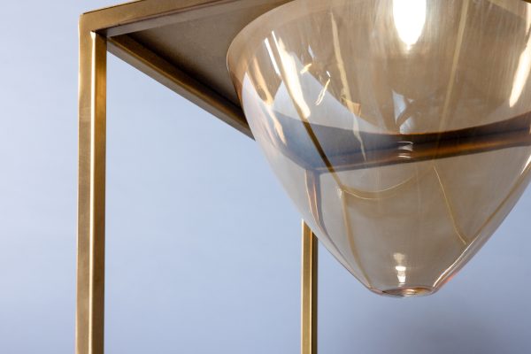 Ваза на золотом подстолье овальная 0.43x0.25x0.25м — изображение 4