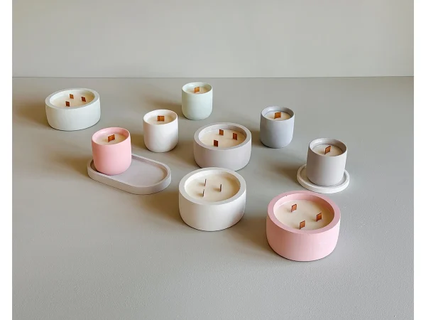 Арома свеча Omini в бетонном стакане 300 мл Пряный мед и тонка розовый — изображение 3