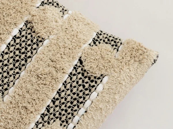 Чехол на подушку Aracelis бежевый, черный — изображение 3