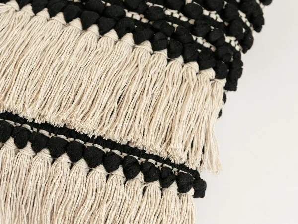 Чехол на подушку Aracelis бежевый, черный — изображение 3