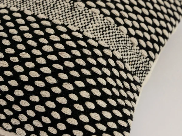 Чехол на подушку Zealand 45х45 белый, черный — изображение 3