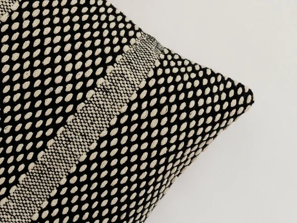 Чехол на подушку Zealand 45х45 белый, черный — изображение 4