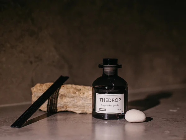 Диффузор THEDROP 100 мл, аромат сандаловое дерево черный — изображение 4