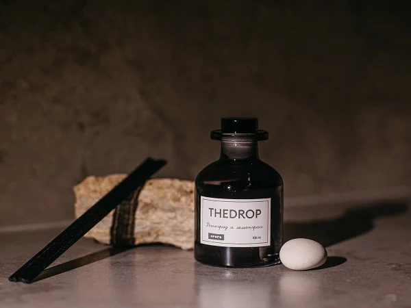 Диффузор THEDROP 100 мл, аромат виноград и лемонграсс черный — изображение 4