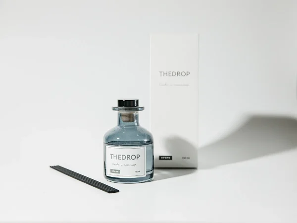 diffuzor-thedrop-150-ml-aromat-sliva-i-kashemir-4 Диффузор THEDROP 150 мл, аромат слива и кашемир черный — изображение 5