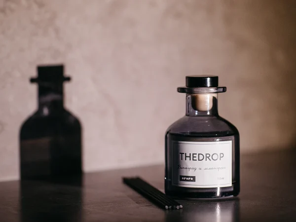 Диффузор THEDROP 150 мл, аромат виноград и лемонграсс черный — изображение 4