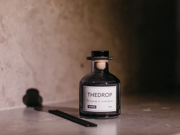 Диффузор THEDROP 150 мл, аромат виноград и лемонграсс черный — изображение 5