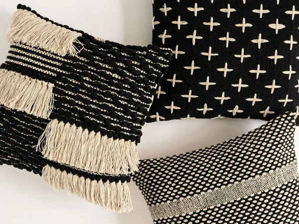 Набор чехлов на подушку бежевый, черный — изображение 2