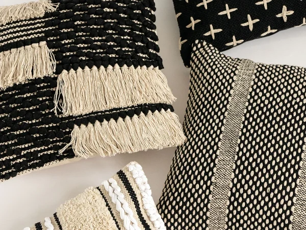 Набор чехлов на подушку бежевый, черный — изображение 2