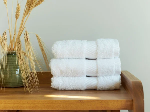 Набор из трёх махровых полотенец Rubi белый — изображение 2