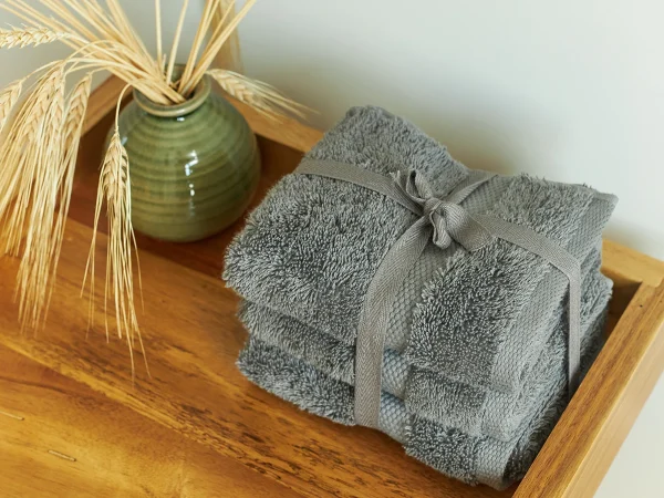 Набор из трёх махровых полотенец Rubi темно-серый — изображение 5