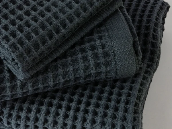 nabor-vafelnyh-polotenec-anda-3-sht-2 Набор вафельных полотенец Anda 3 шт. темно-серый — изображение 3