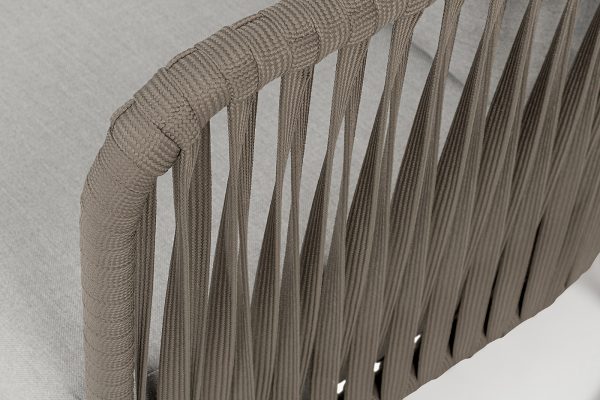 "Багамы" кресло плетеное из роупа, каркас алюминий бежево-серый (RAL7006) муар, роуп серо-коричневый 23мм, ткань светло-серая — изображение 5