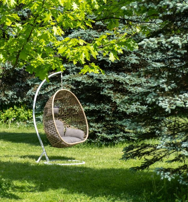 "Флоренция" подвесное кресло-кокон из искусственного ротанга, цвет соломенный с серо-коричневой подушкой — изображение 3