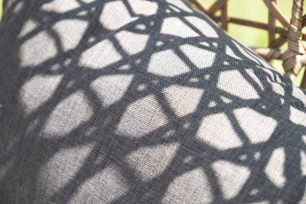 "Флоренция" подвесное кресло-кокон из искусственного ротанга, цвет соломенный с серо-коричневой подушкой — изображение 4